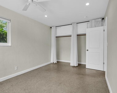 909 Se 16 Place - Photo Thumbnail 17