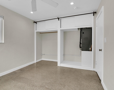 909 Se 16 Place - Photo Thumbnail 22