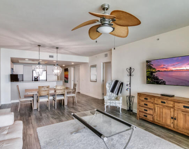 2650 Lake Shore Drive - Photo Thumbnail 4