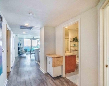 2650 Lake Shore Drive - Photo Thumbnail 21