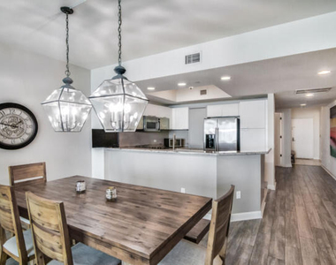 2650 Lake Shore Drive - Photo Thumbnail 6