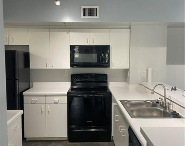 2640 S University Drive - Photo Thumbnail 3
