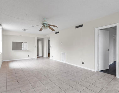 8429 Forest Hills Drive - Photo Thumbnail 16