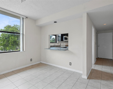 8429 Forest Hills Drive - Photo Thumbnail 17