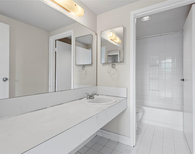 8429 Forest Hills Drive - Photo Thumbnail 10