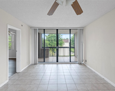 8429 Forest Hills Drive - Photo Thumbnail 15