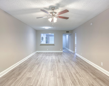 240 Se 10th Street - Photo Thumbnail 2