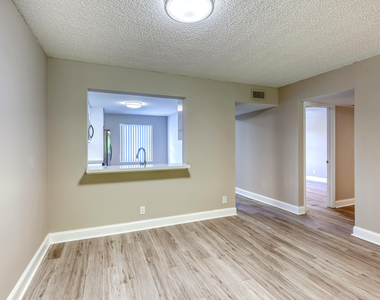 240 Se 10th Street - Photo Thumbnail 3
