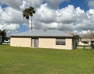 1537 Se Arenson Lane - Photo Thumbnail 7