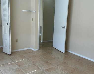1537 Se Arenson Lane - Photo Thumbnail 4
