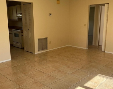 1537 Se Arenson Lane - Photo Thumbnail 3