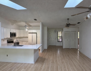 78 Mayfair Lane - Photo Thumbnail 5