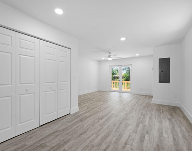 720 Mcintosh Street - Photo Thumbnail 9