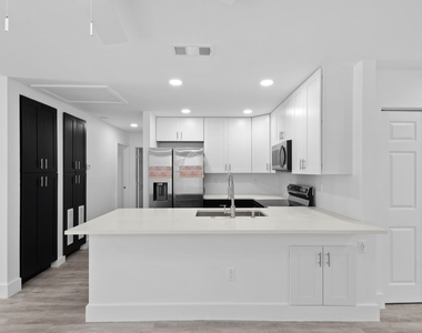 720 Mcintosh Street - Photo Thumbnail 5