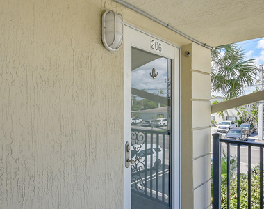 410 Sw 15th Street - Photo Thumbnail 3