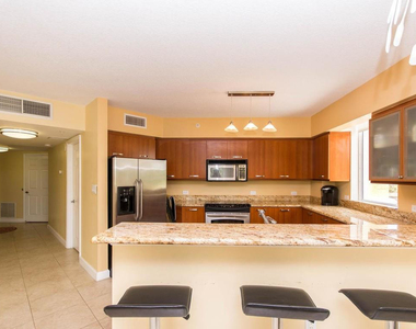 2001 N Ocean Boulevard - Photo Thumbnail 5