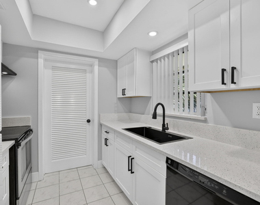 2755 Ne 28th Avenue - Photo Thumbnail 11