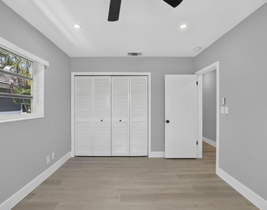 2755 Ne 28th Avenue - Photo Thumbnail 17