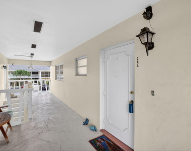 2755 Ne 28th Avenue - Photo Thumbnail 3