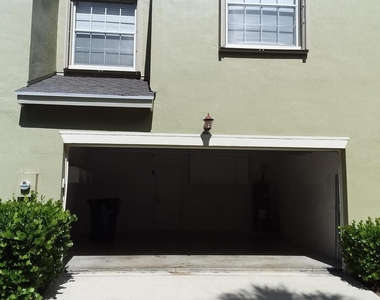 2410 Se Union Park Drive - Photo Thumbnail 32