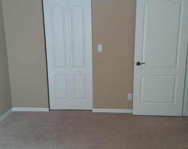 2410 Se Union Park Drive - Photo Thumbnail 22