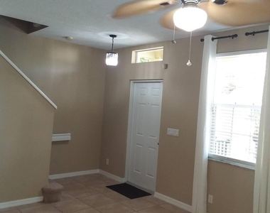 2410 Se Union Park Drive - Photo Thumbnail 10