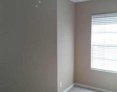 2410 Se Union Park Drive - Photo Thumbnail 24