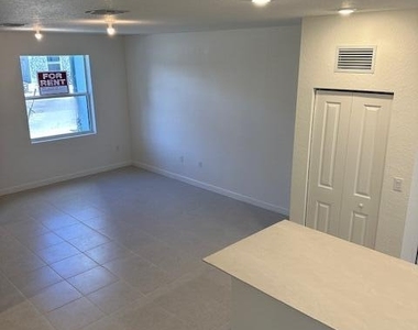 1154 Se 2 Street - Photo Thumbnail 6