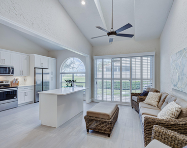 802 Sabal Palm Lane - Photo Thumbnail 11
