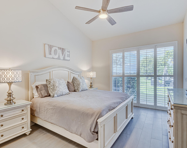 802 Sabal Palm Lane - Photo Thumbnail 12