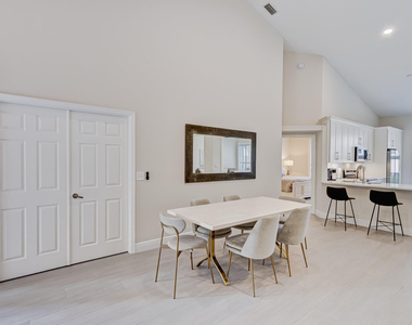 802 Sabal Palm Lane - Photo Thumbnail 3