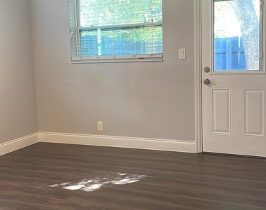 732 Se 15th Street - Photo Thumbnail 9