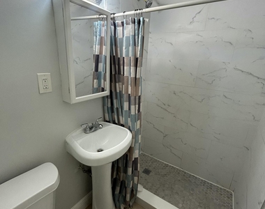 925 Ne 17th Avenue - Photo Thumbnail 4