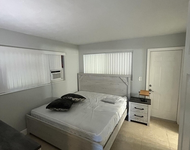 925 Ne 17th Avenue - Photo Thumbnail 3