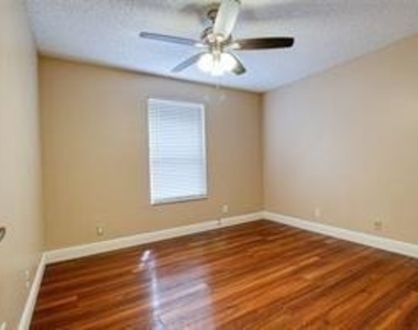 6310 Nw 58th Way - Photo Thumbnail 13
