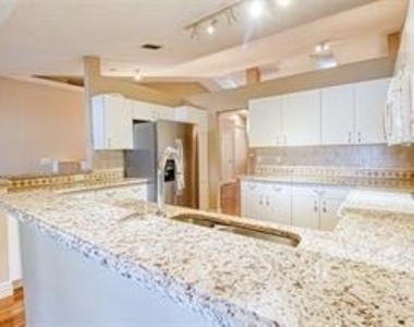 6310 Nw 58th Way - Photo Thumbnail 7
