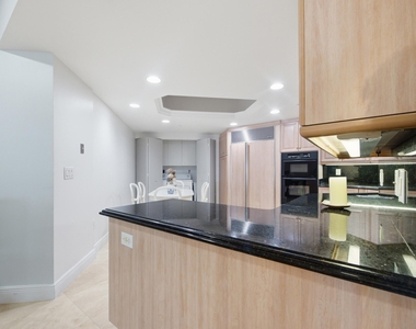 9595 Collins Avenue - Photo Thumbnail 23