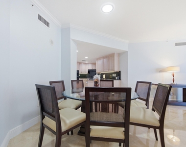 9595 Collins Avenue - Photo Thumbnail 16