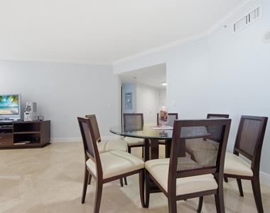 9595 Collins Avenue - Photo Thumbnail 15