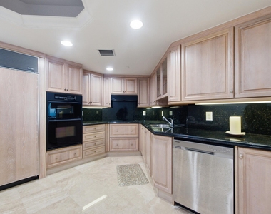 9595 Collins Avenue - Photo Thumbnail 25