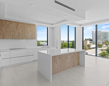 305 Briny Avenue - Photo Thumbnail 7