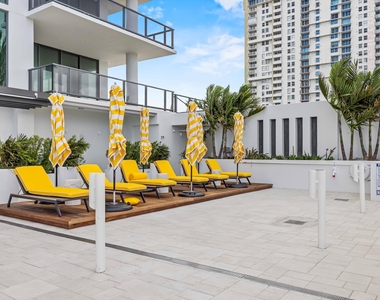 305 Briny Avenue - Photo Thumbnail 45