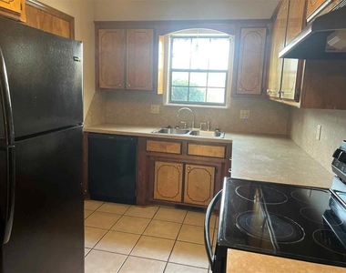 2105 Nw 118th Terrace - Photo Thumbnail 5