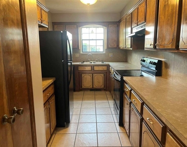 2105 Nw 118th Terrace - Photo Thumbnail 4