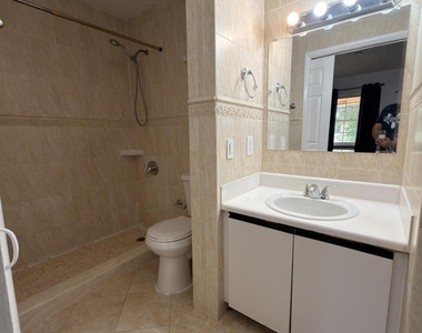 15605 Sw 74th Cir Drive - Photo Thumbnail 5