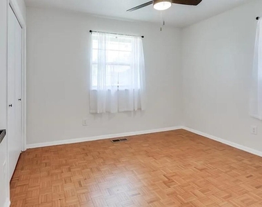 3613 Nw 53rd Street - Photo Thumbnail 8