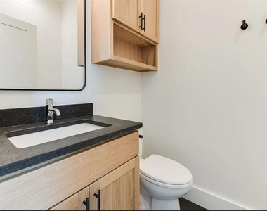 1701 Wheeler Street - Photo Thumbnail 4