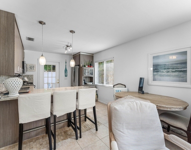 334 Ne 7th Avenue - Photo Thumbnail 8