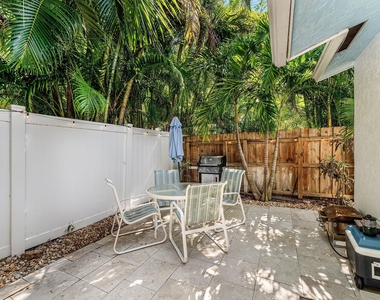 334 Ne 7th Avenue - Photo Thumbnail 16