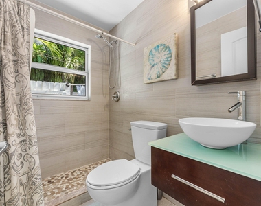 334 Ne 7th Avenue - Photo Thumbnail 15